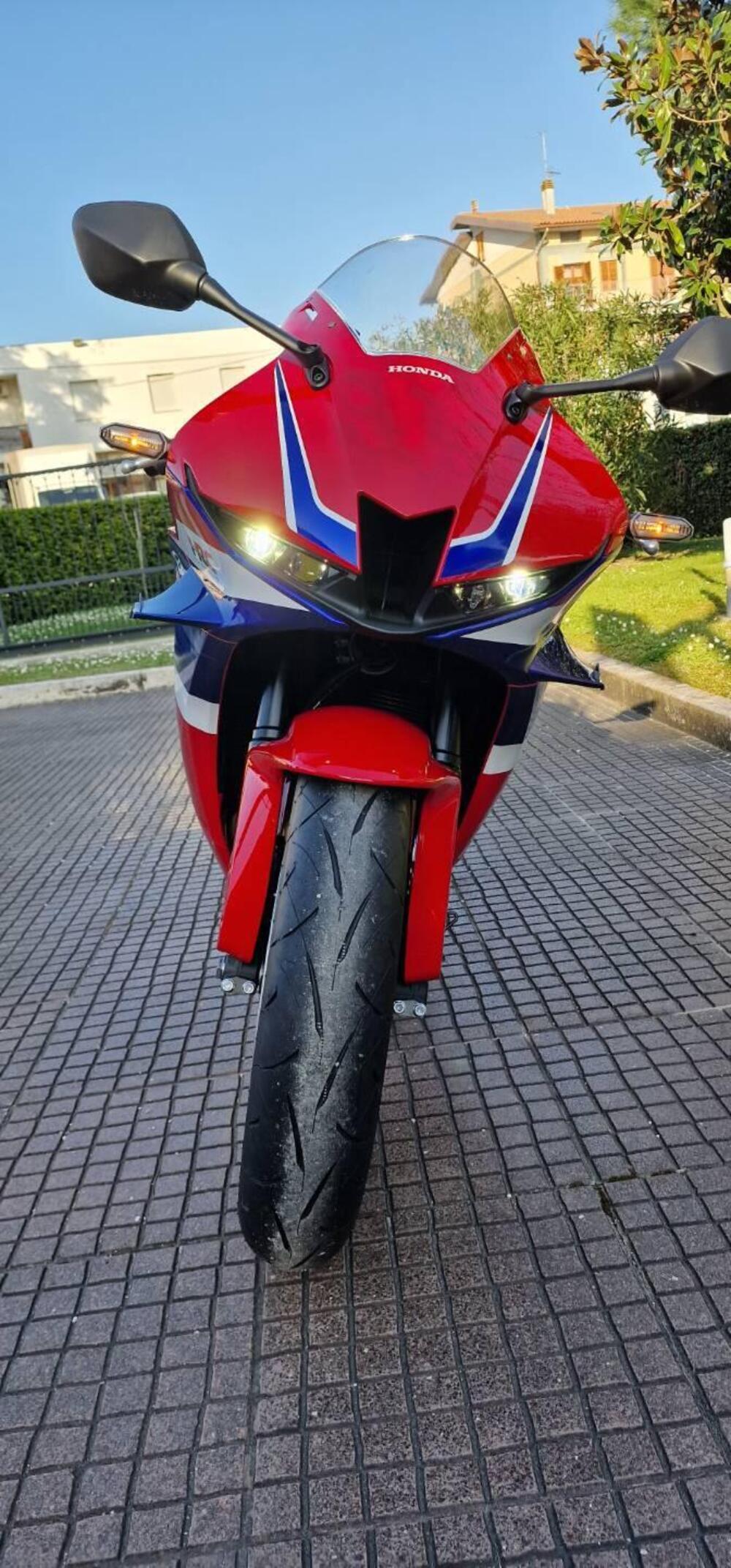 Honda CBR 600 RR (2024 - 26) (2)
