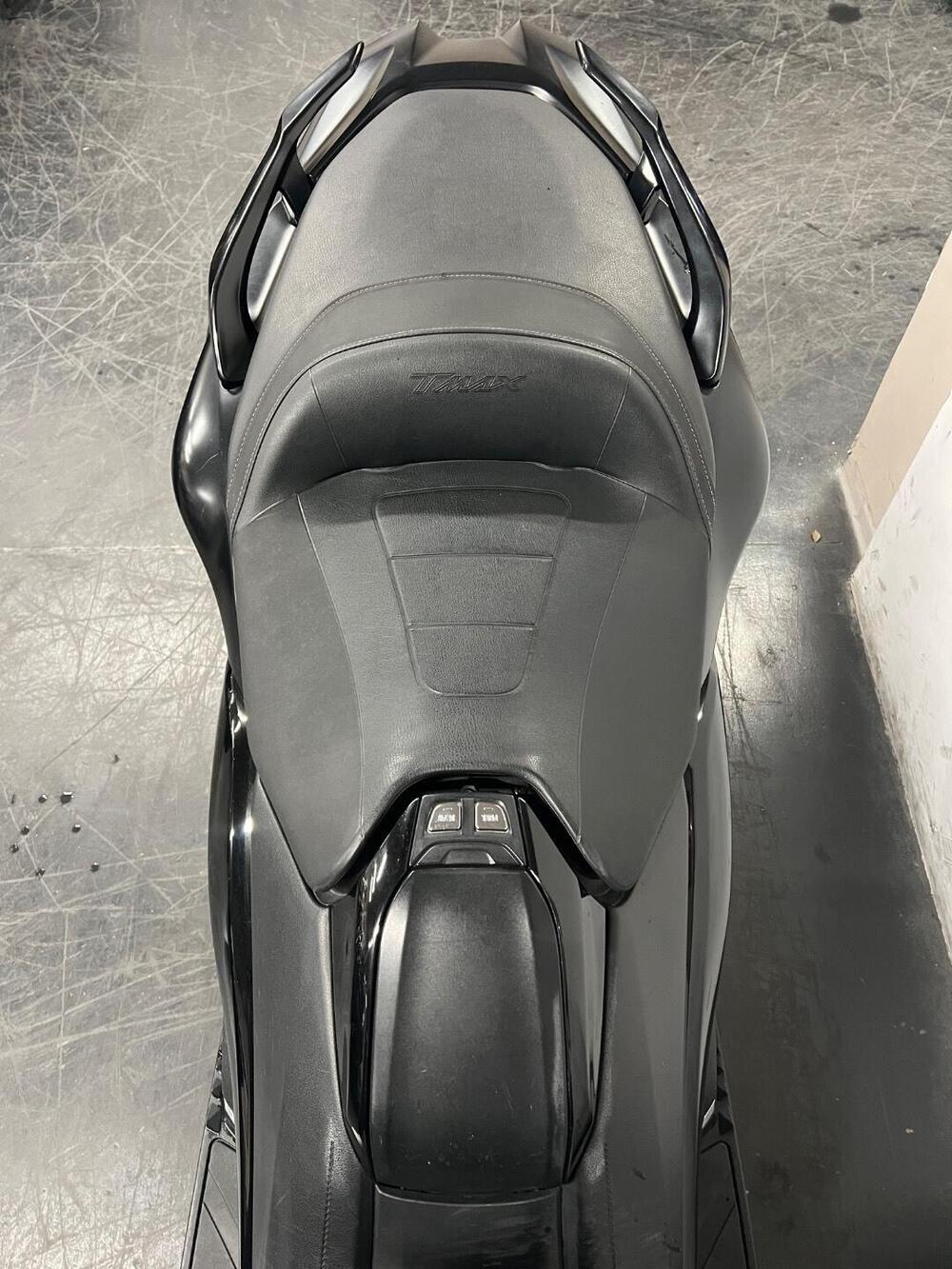 Yamaha T-Max 530 DX (2017 - 19) (9)