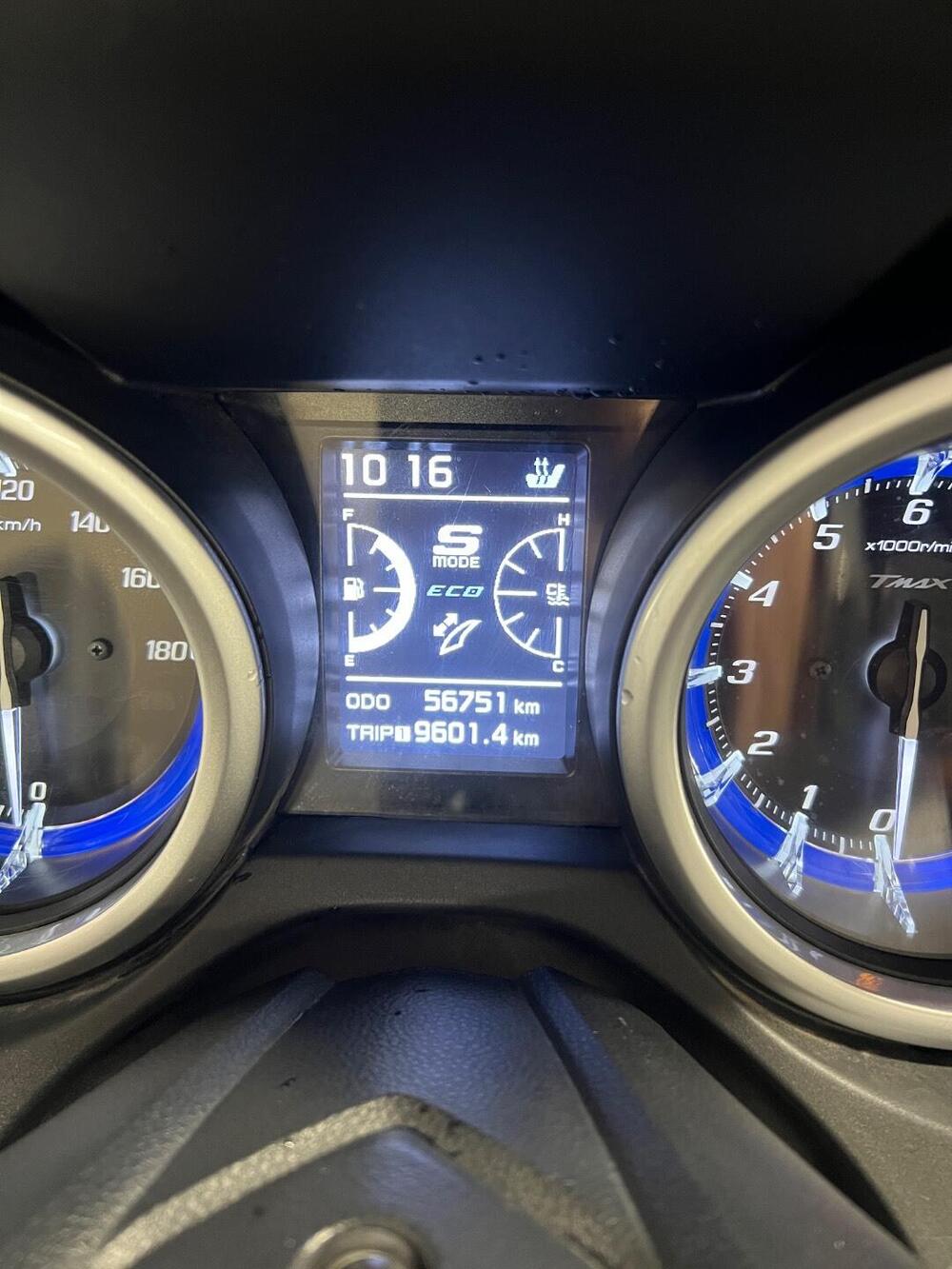 Yamaha T-Max 530 DX (2017 - 19) (11)