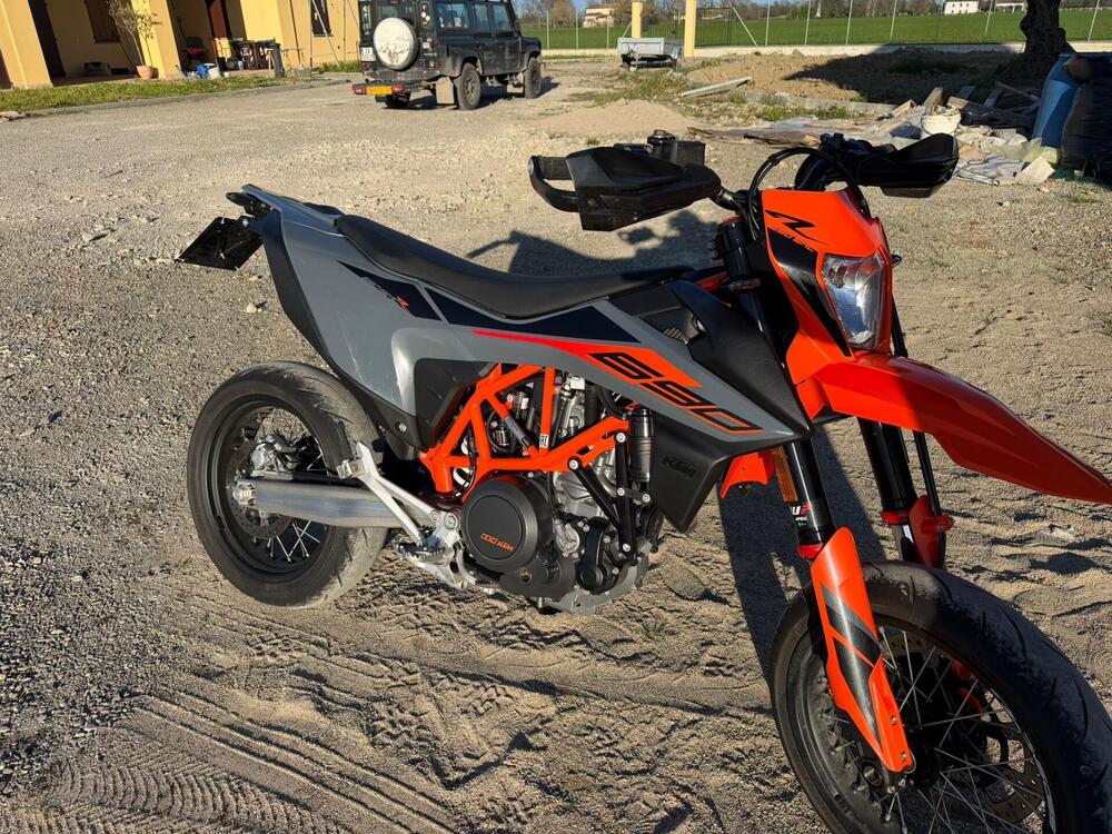 KTM 690 SMC R (2021 - 22) (2)