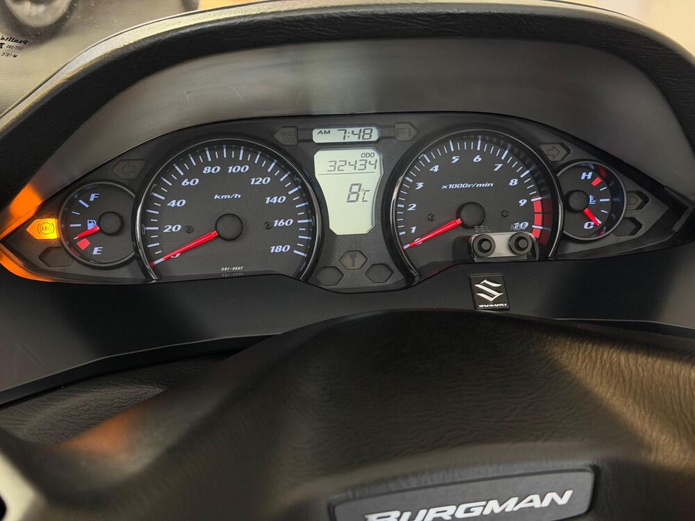 Suzuki Burgman AN 400 Lux (2012 - 16) (9)