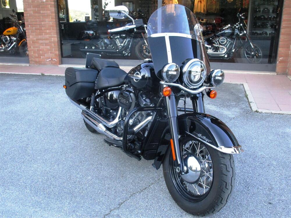 Harley-Davidson 114 Heritage Classic (2018 - 20) - FLHCS (2)