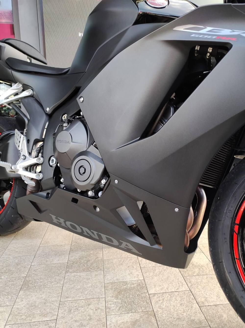 Honda CBR 600 RR (2024 - 26) (5)