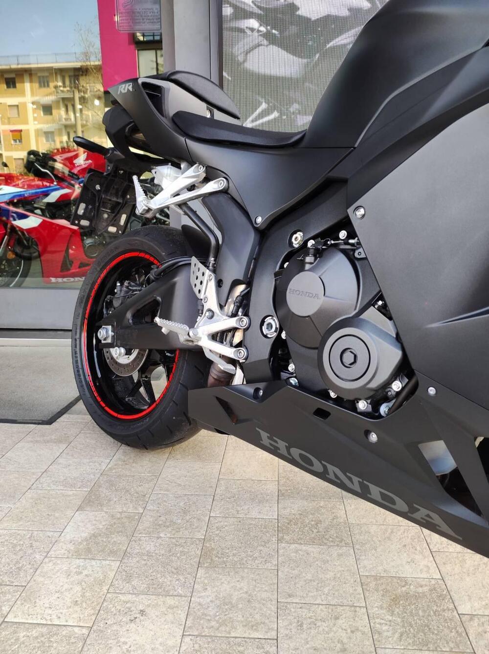 Honda CBR 600 RR (2024 - 26) (7)