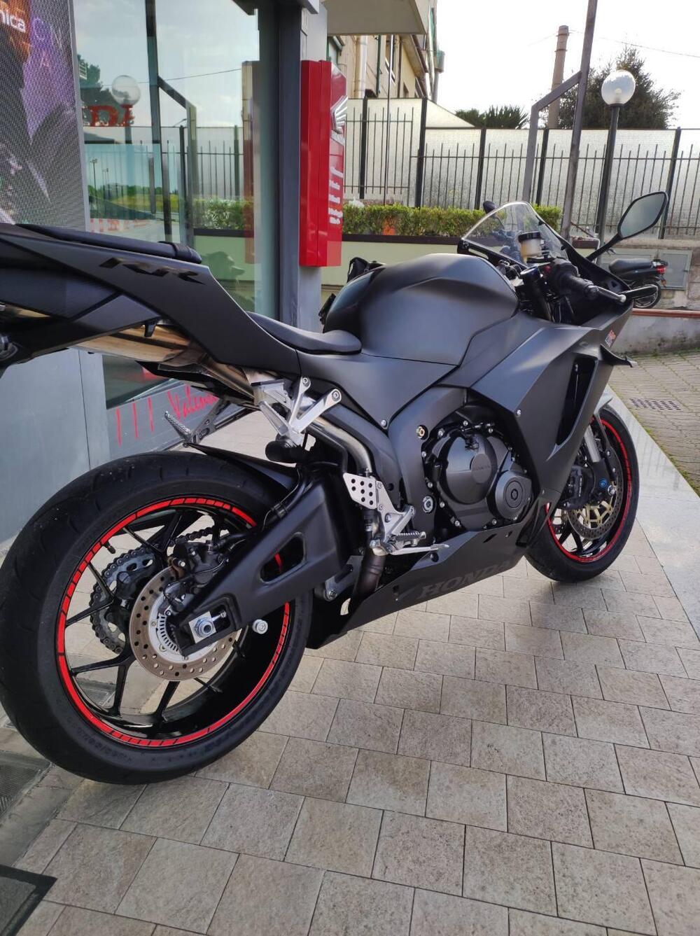 Honda CBR 600 RR (2024 - 26) (10)