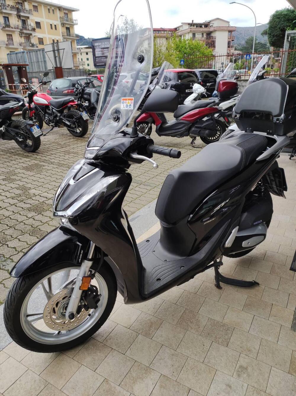 Honda SH 150i (2024 - 25) (3)