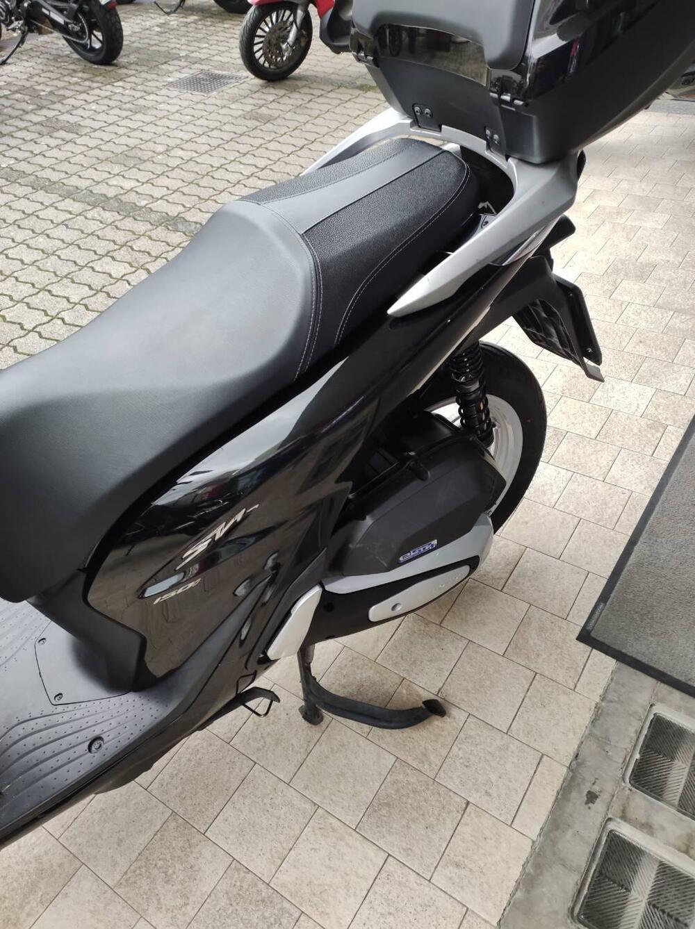 Honda SH 150i (2024 - 25) (4)