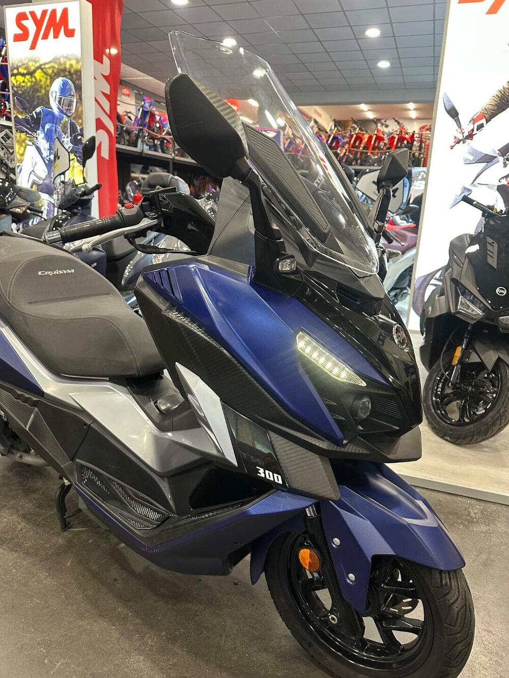 Sym Cruisym 300 (2021 - 24) (11)