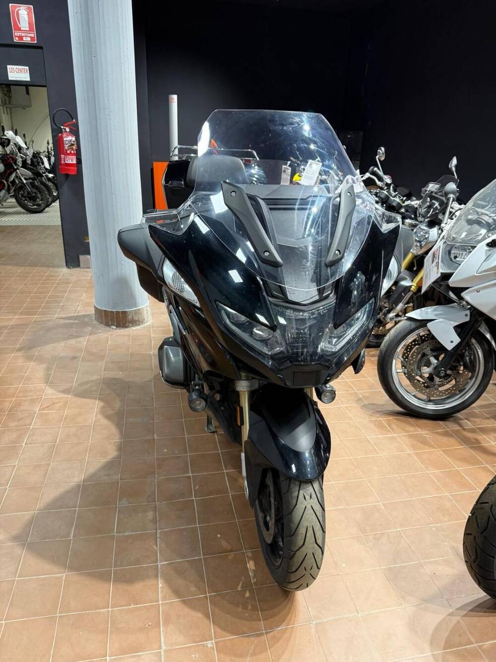 Bmw R 1250 RT (2021 - 25) (2)