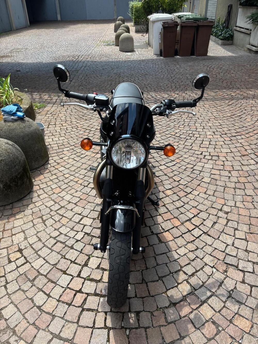 Triumph Bonneville T100 (2021 - 25) (2)