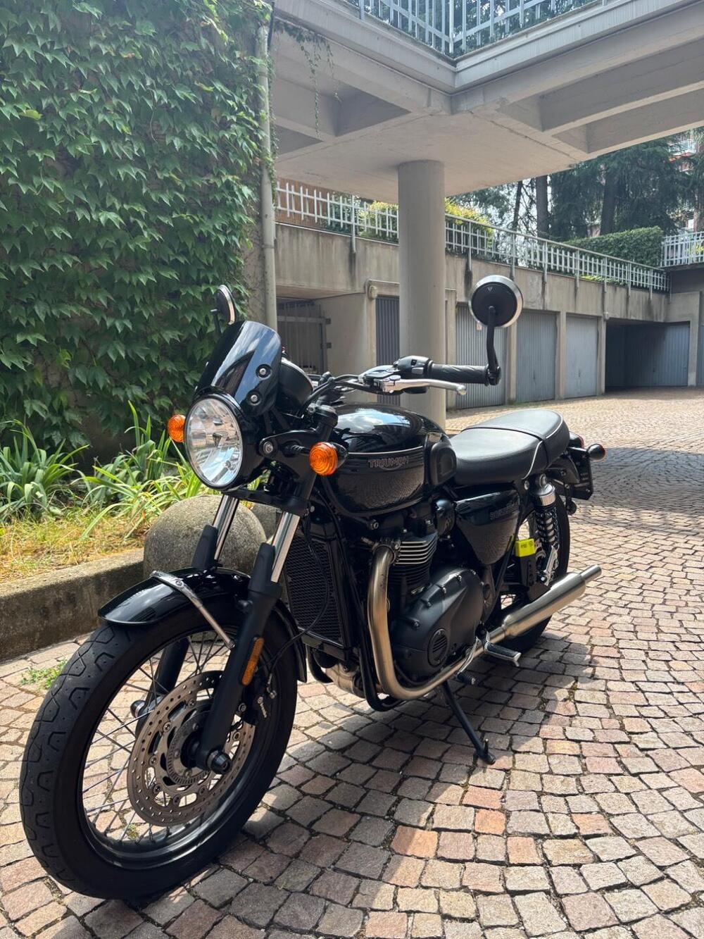 Triumph Bonneville T100 (2021 - 25) (4)