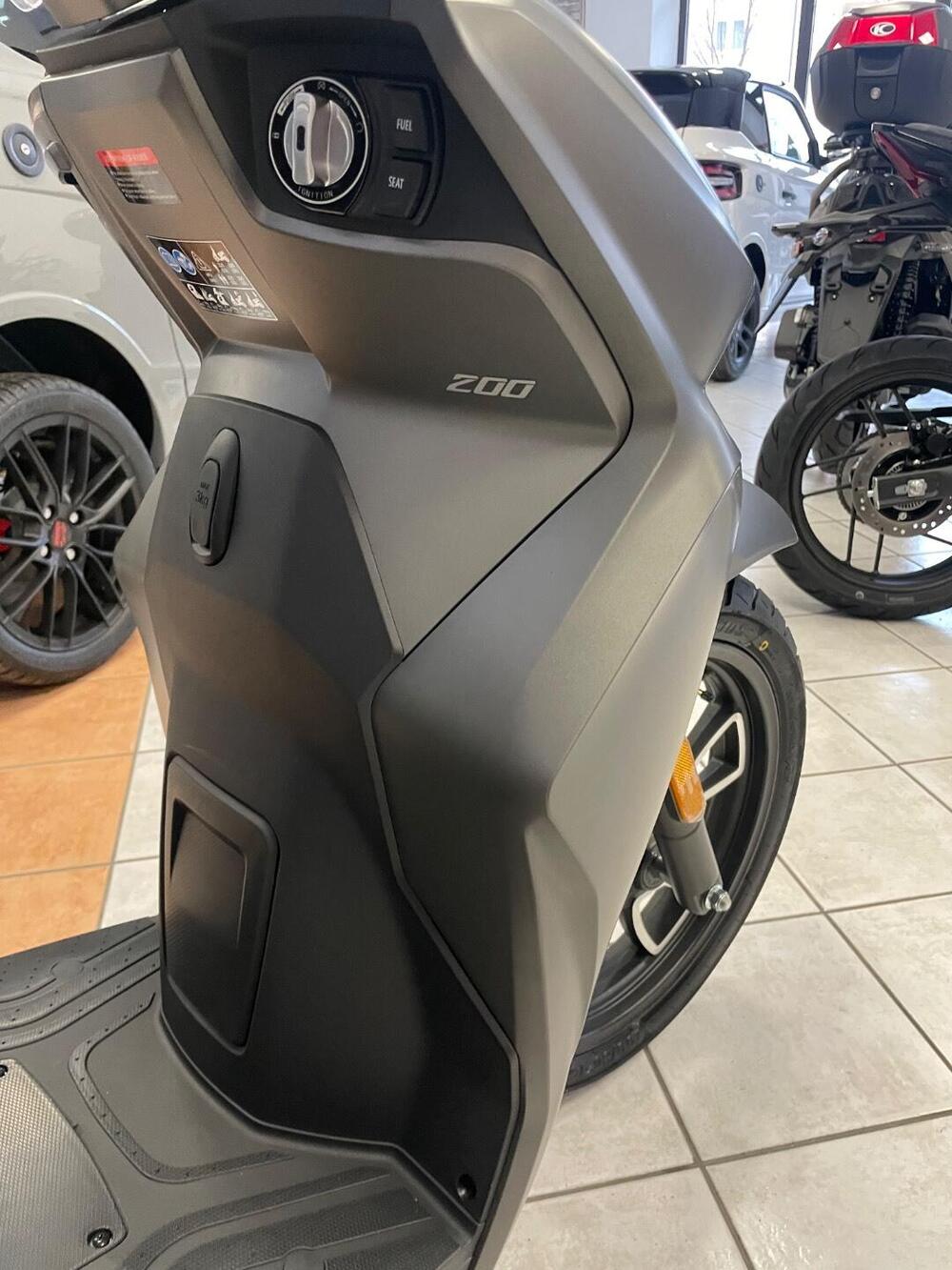 Voge Sfida SR16 200 (2025 - 26) (6)