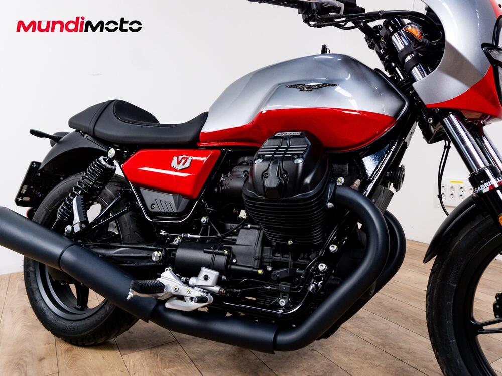 Moto Guzzi V7 Stone Corsa (2023 - 25) (5)