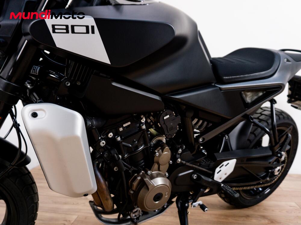 Husqvarna Svartpilen 801 (2024 - 26) (9)