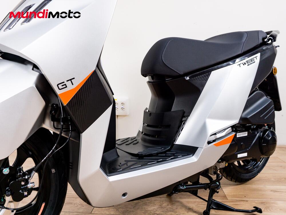 Peugeot Tweet 125 FL GT (2025 - 26) (9)