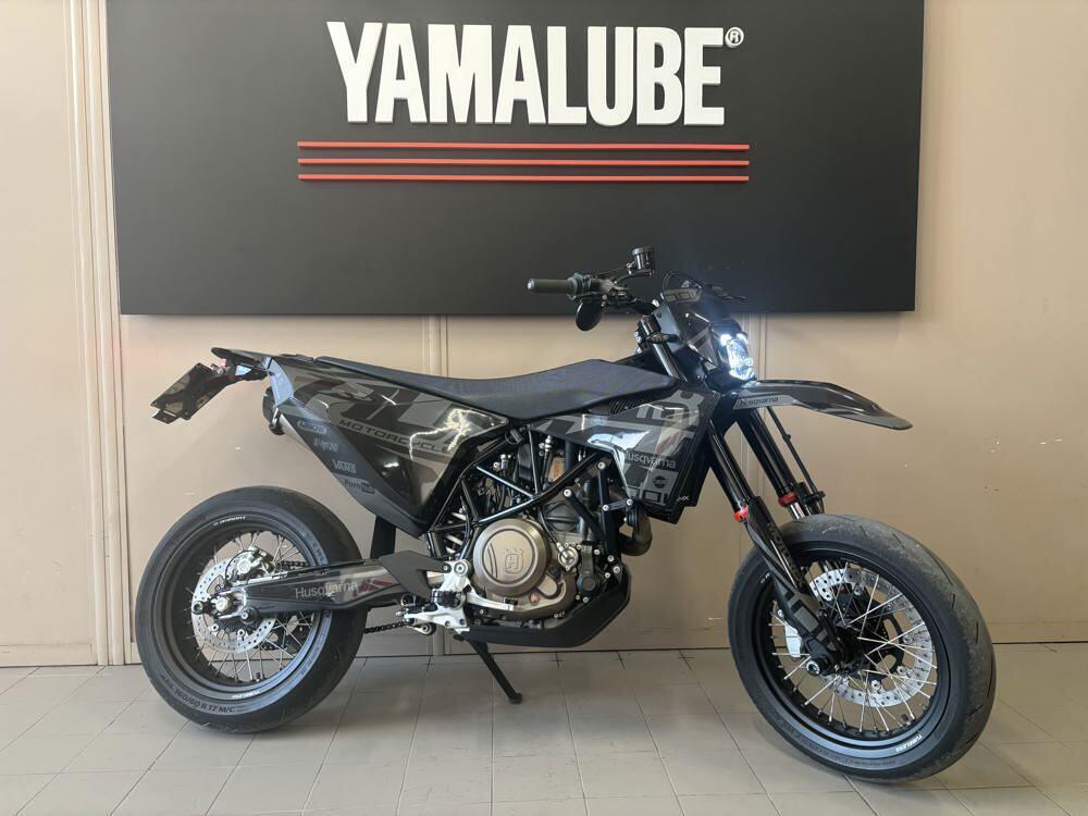 Husqvarna 701 Supermoto (2022)