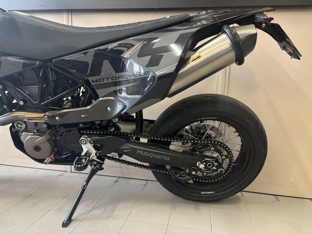 Husqvarna 701 Supermoto (2022) (7)