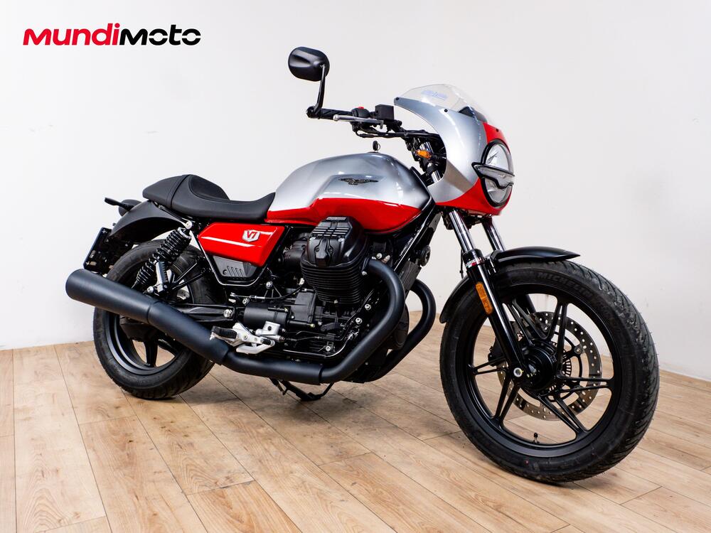 Moto Guzzi V7 Stone Corsa (2023 - 25) (2)