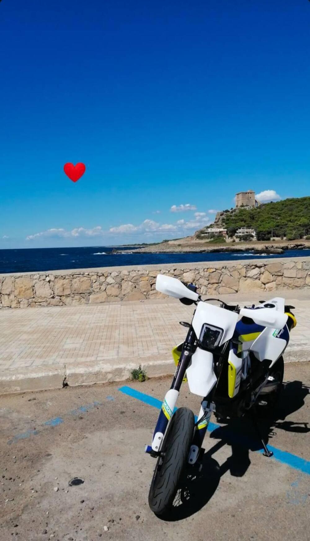 Husqvarna 701 Supermoto (2017 - 19) (3)