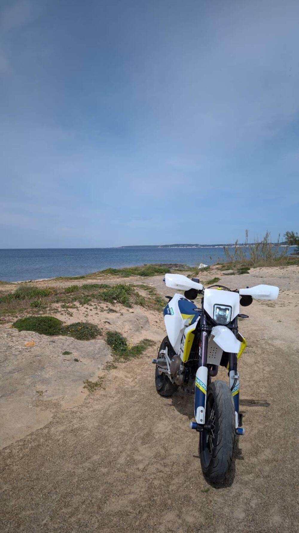 Husqvarna 701 Supermoto (2017 - 19) (5)