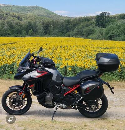 Ducati Multistrada V4 S Grand Tour (2024) usata