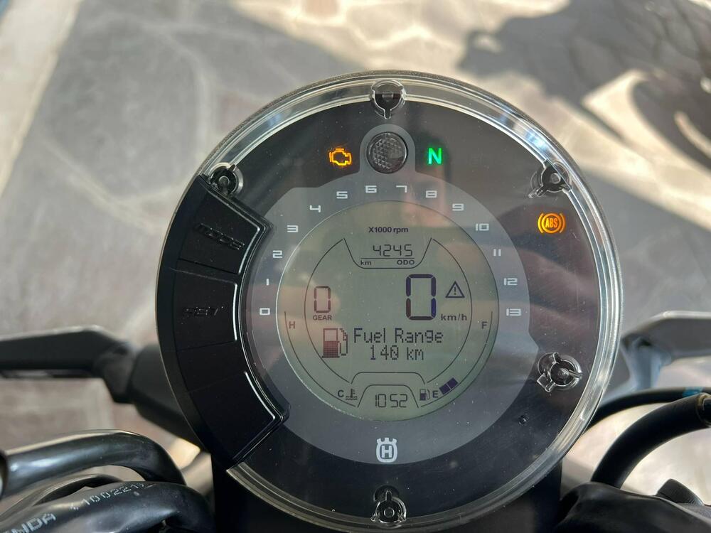 Husqvarna Svartpilen 125 (2024 - 26) (4)