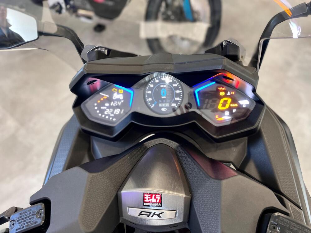 Kymco AK 550 ETS (2021 - 26) (8)