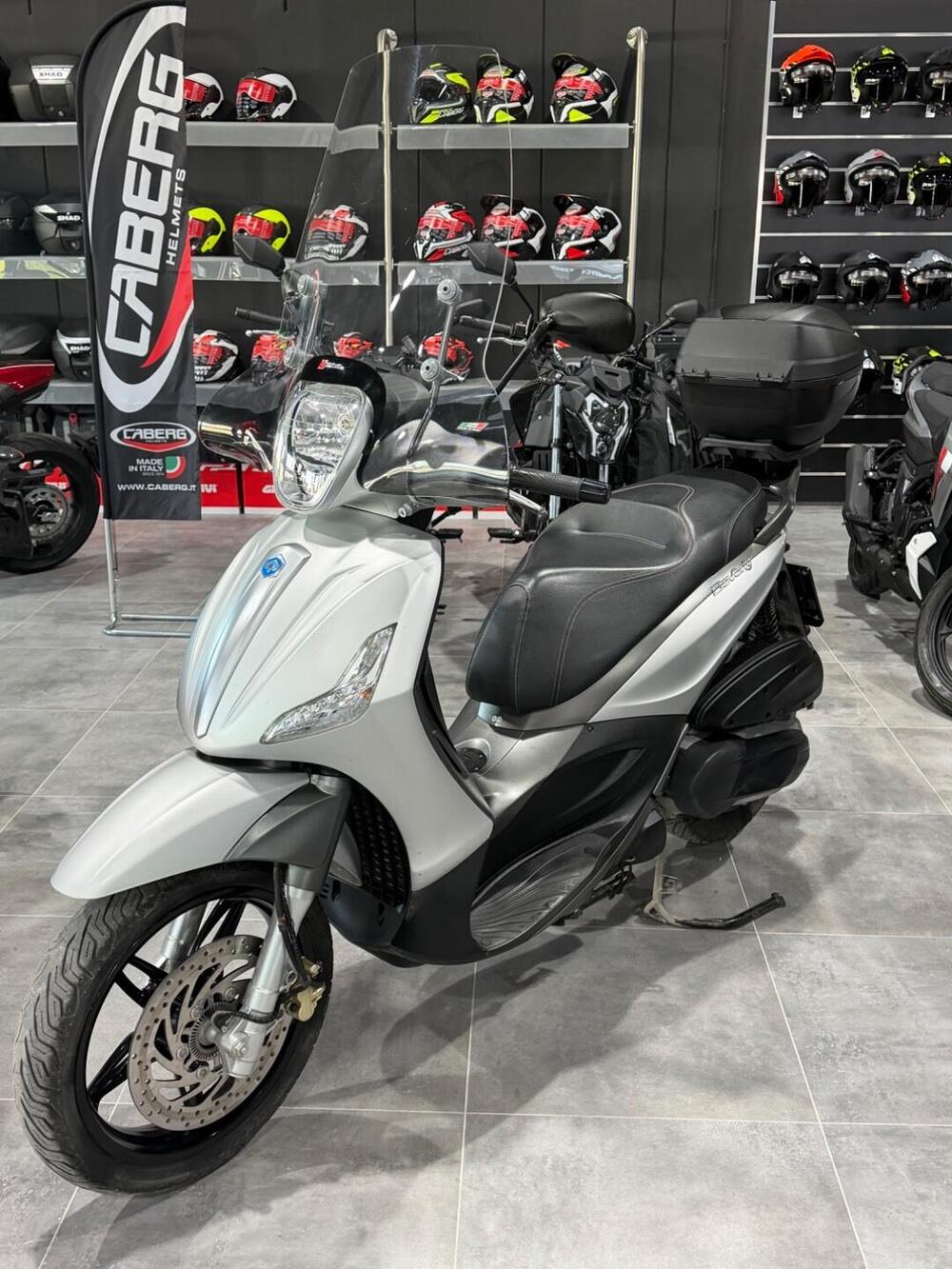 Piaggio Beverly 350 ABS (2016 - 20) (2)