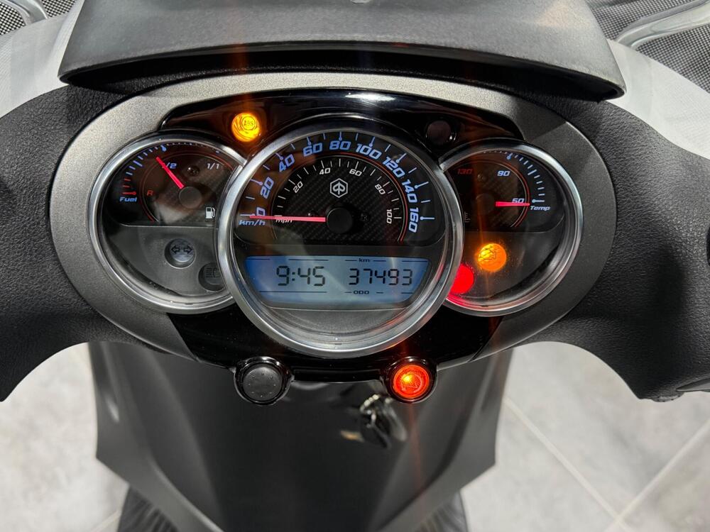 Piaggio Beverly 350 ABS (2016 - 20) (3)