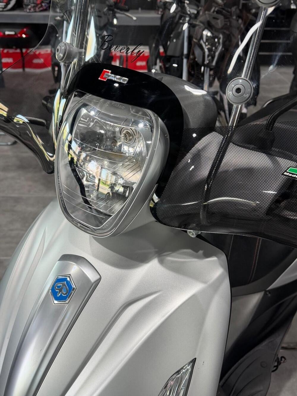 Piaggio Beverly 350 ABS (2016 - 20) (5)