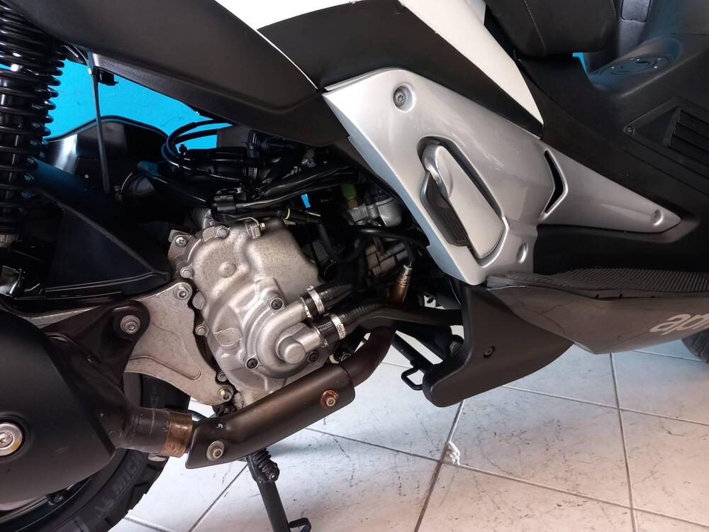 Aprilia SR Max 300 (2011 - 16) (12)