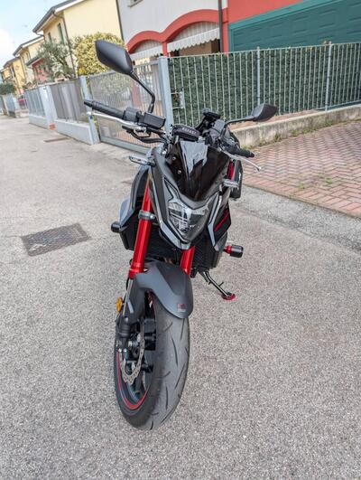 Honda CB 750 Hornet (2023 - 24) usata