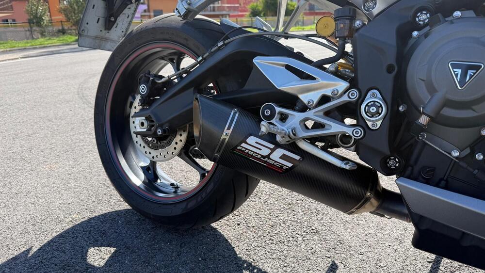 Triumph Street Triple RS (2017 - 19) (4)