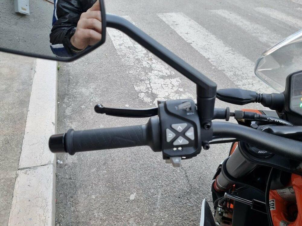 KTM 890 Duke R (2020) (10)