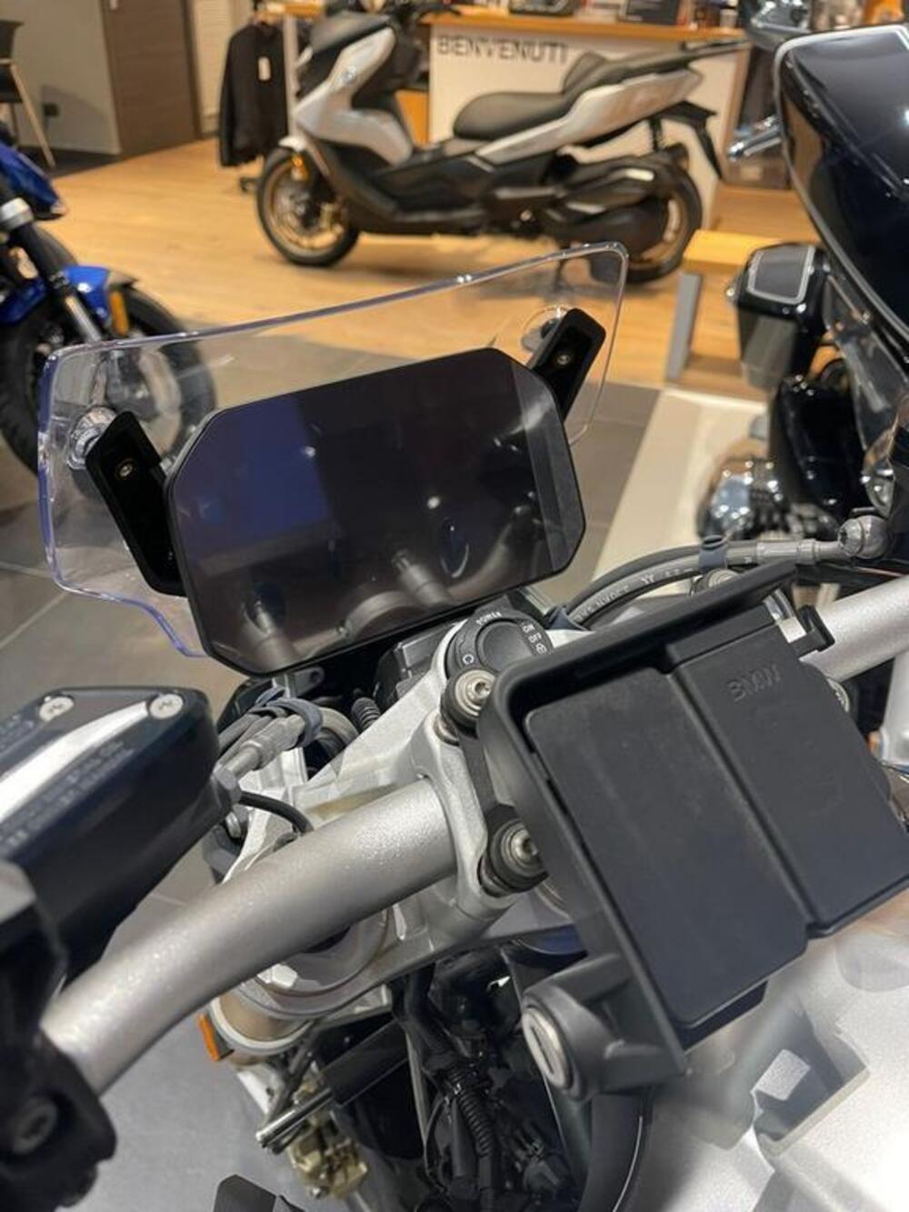 Bmw R 1250 R (2021 - 25) (4)