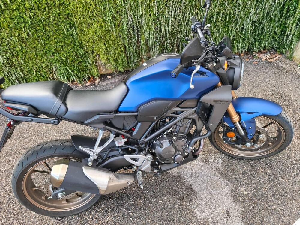 Honda CB 300 R (2022 - 26) (3)