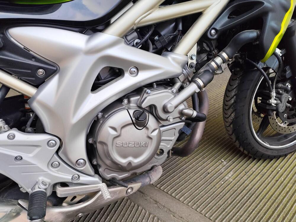 Suzuki Gladius 650 SFV (2009 - 15) (12)