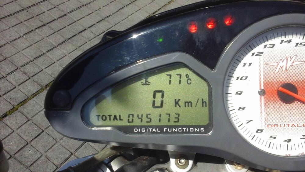 MV Agusta Brutale 910 R (2006 - 11) (4)