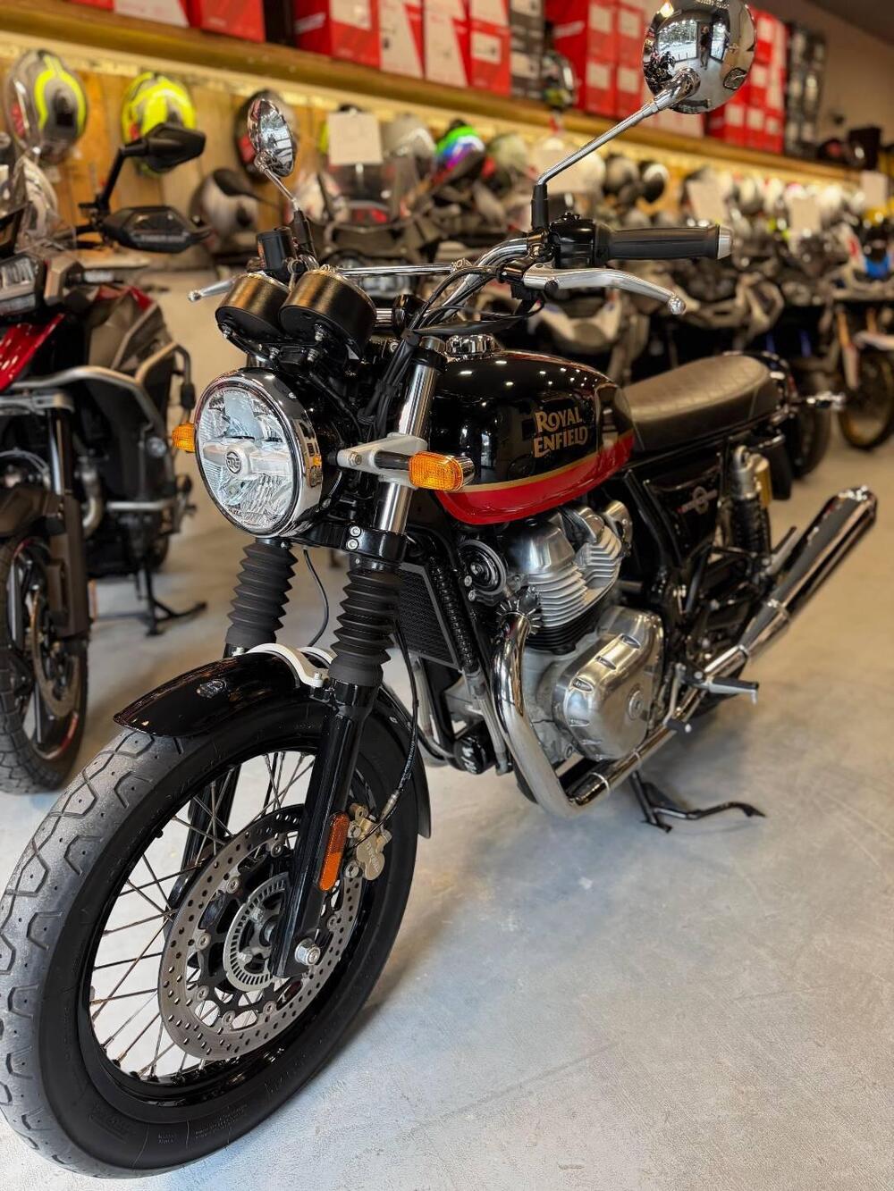 Royal Enfield Interceptor 650 (2021 - 26) (3)