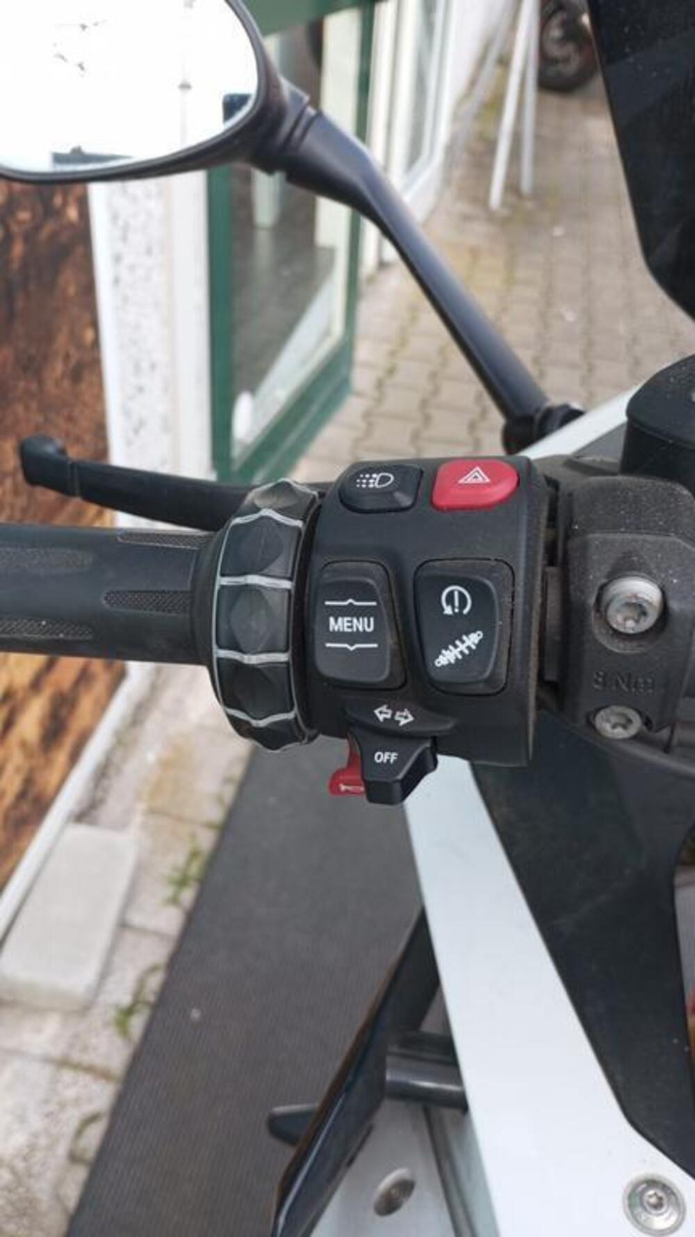 Bmw R 1250 RS (2021 - 25) (2)