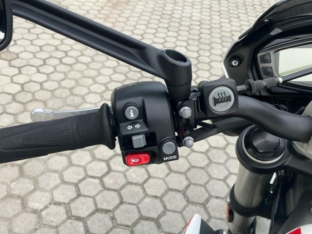 Triumph Street Triple S (2020 - 23) (9)