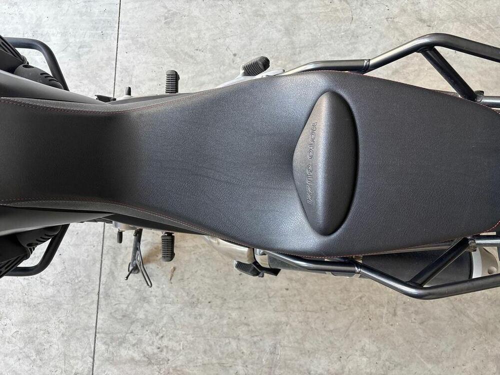 Moto Guzzi V85 TT (2021 - 23) (9)