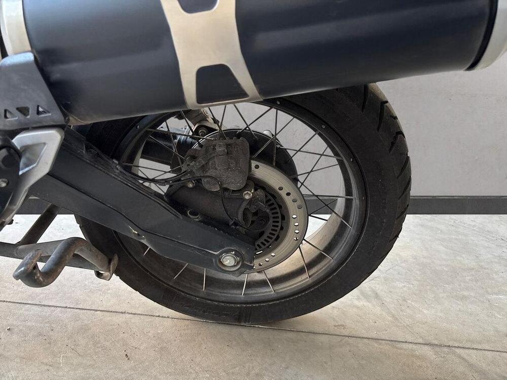 Moto Guzzi V85 TT (2021 - 23) (6)