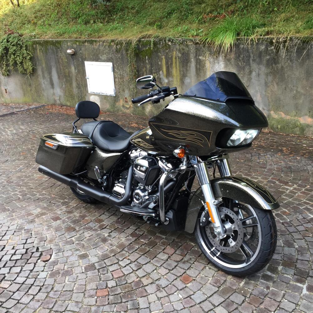 Harley-Davidson 107 Road Glide (2017) - FLTRX (11)