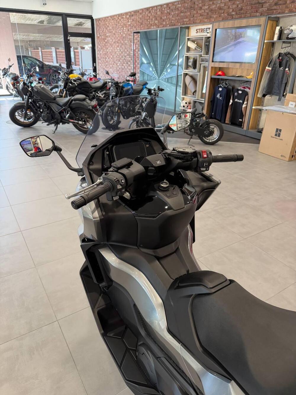 Honda Forza 750 (2025 - 26) (9)