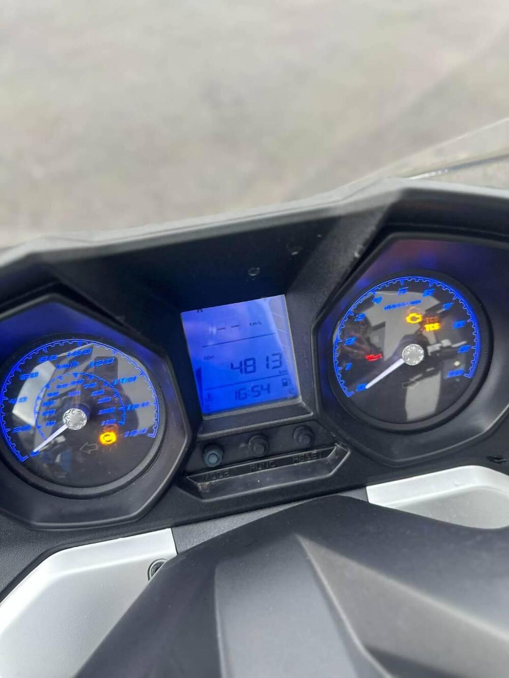 Kymco Downtown 350i TCS (2021 - 25) (7)