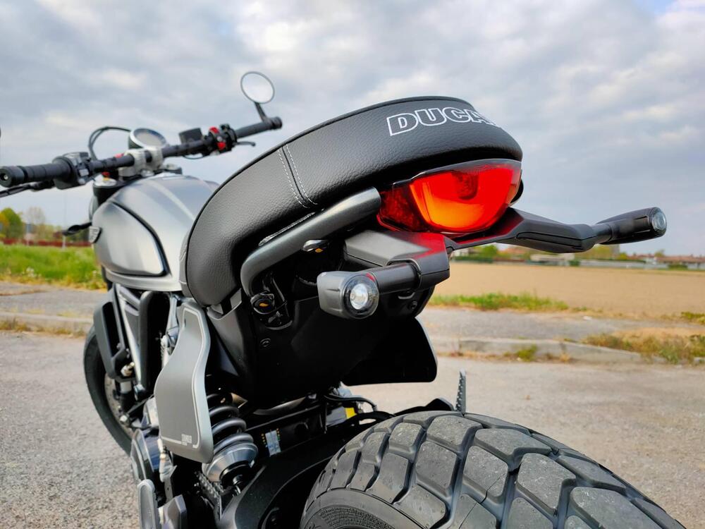 Ducati Scrambler 800 Night Shift (2021 - 22) (4)
