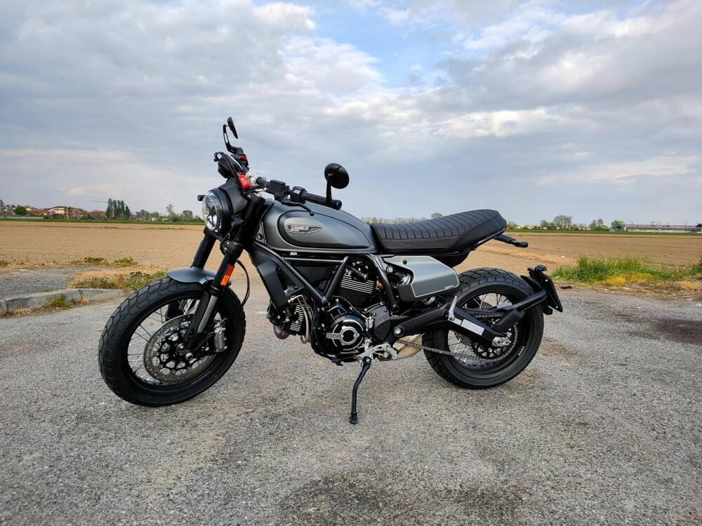Ducati Scrambler 800 Night Shift (2021 - 22) (2)