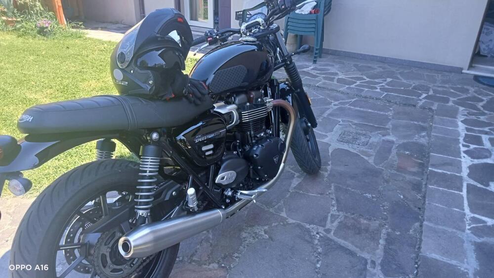 Triumph Speed Twin 900 Stealth Edition (2024) (2)