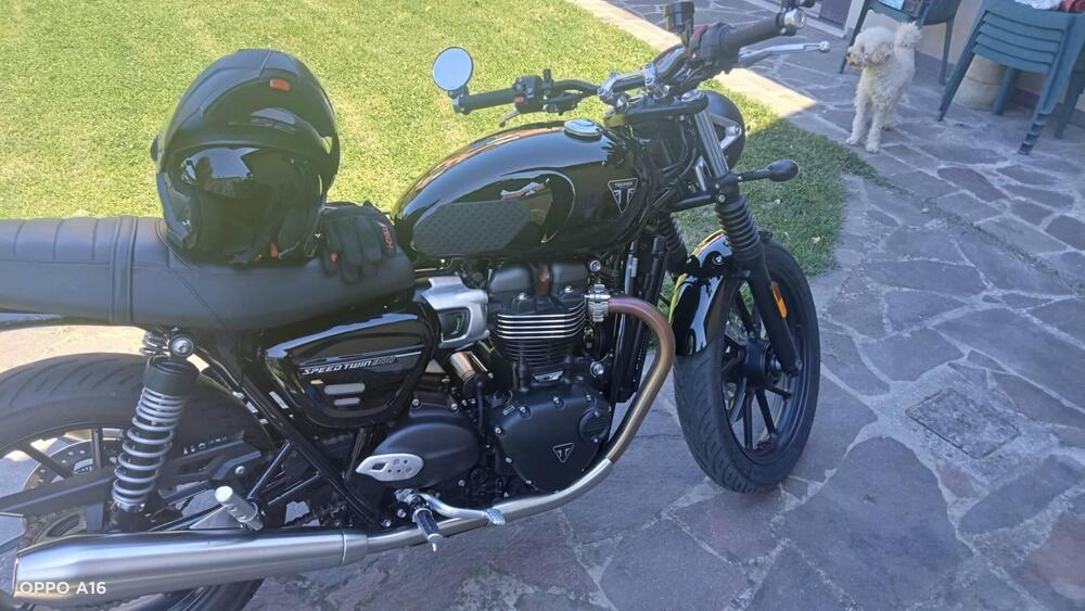 Triumph Speed Twin 900 Stealth Edition (2024) (3)